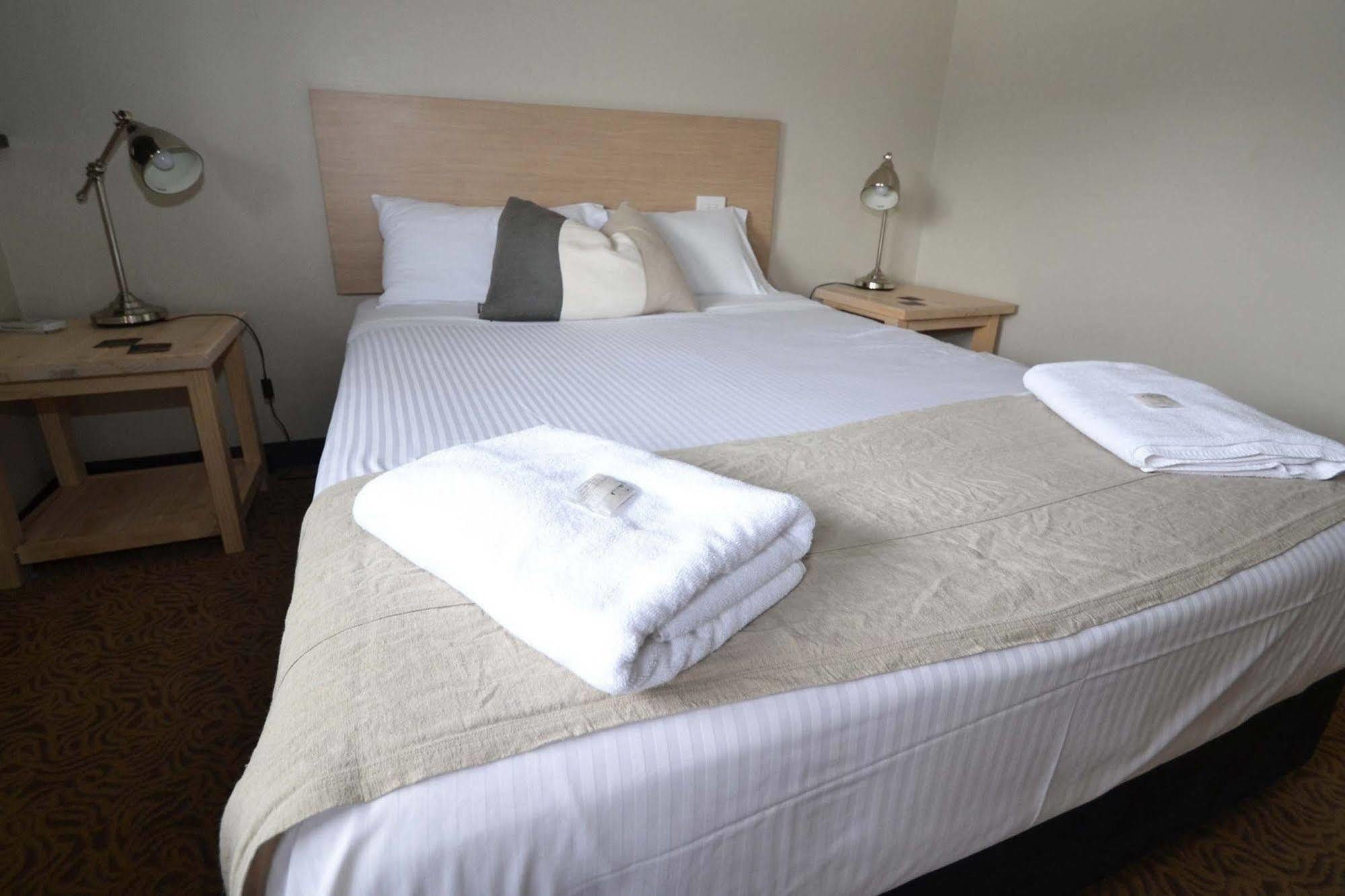 Crossroads Hotel Liverpool Buitenkant foto