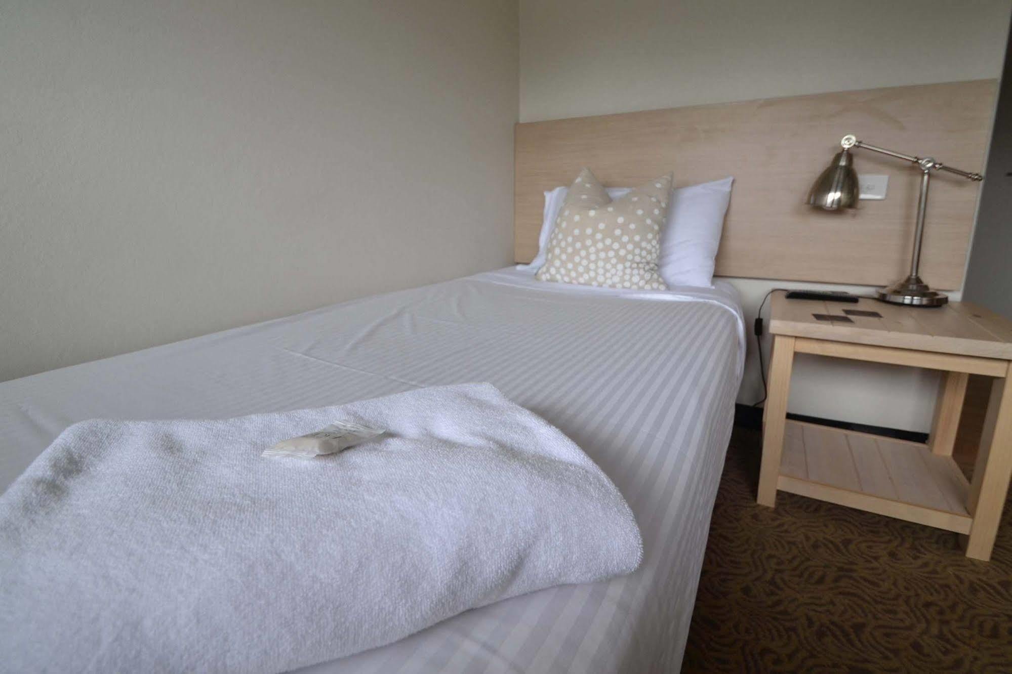 Crossroads Hotel Liverpool Buitenkant foto