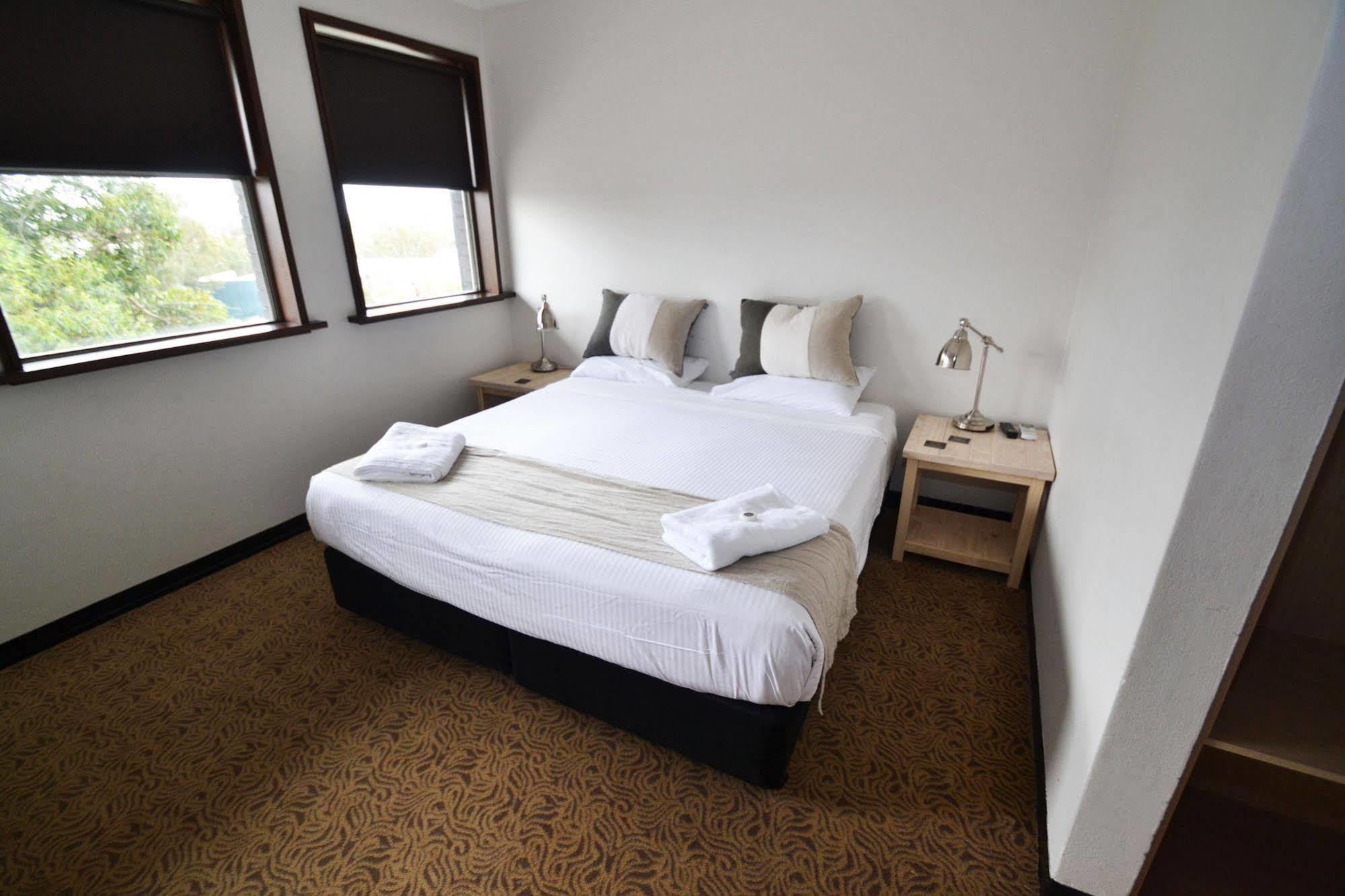 Crossroads Hotel Liverpool Buitenkant foto