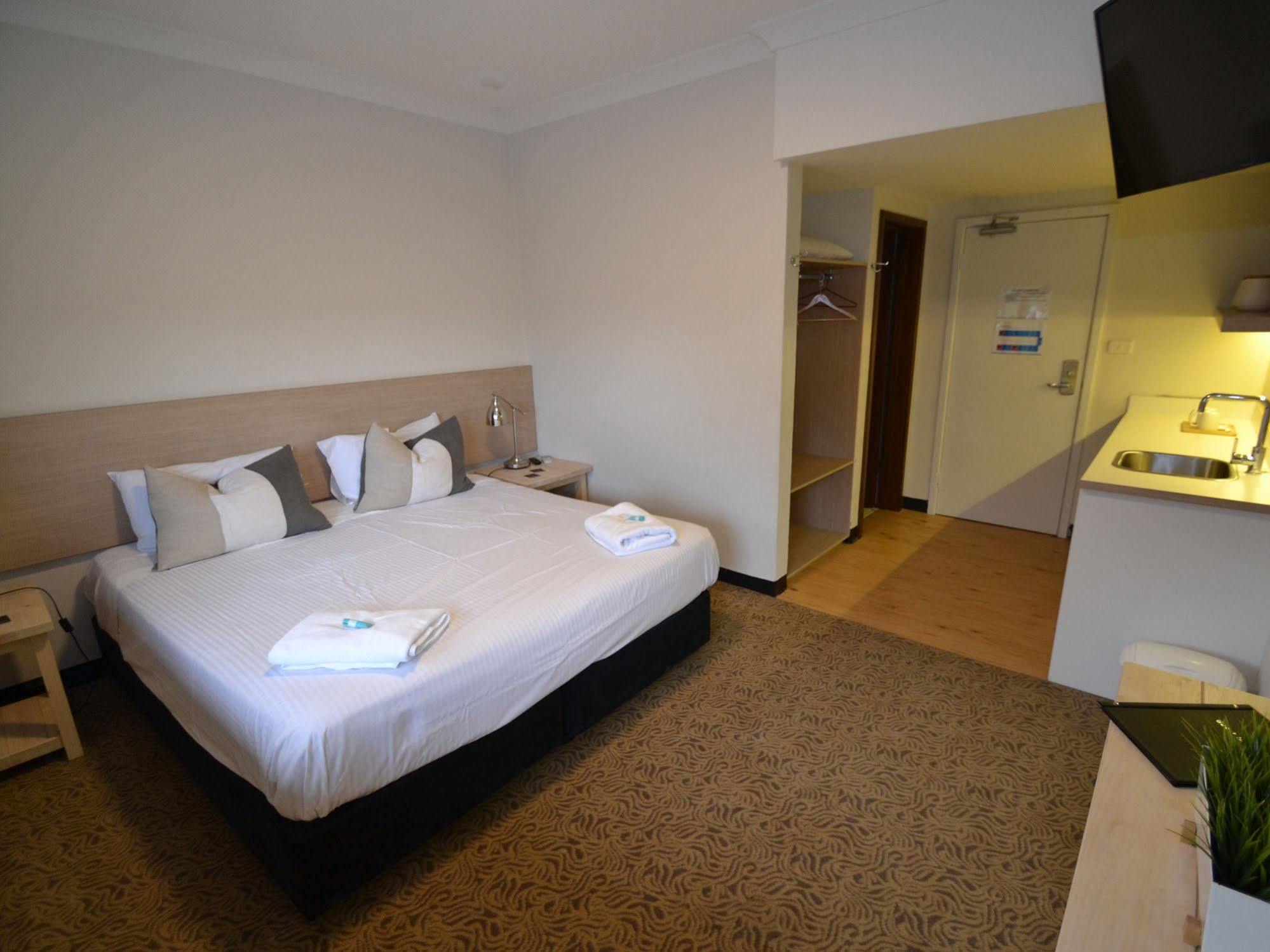 Crossroads Hotel Liverpool Buitenkant foto