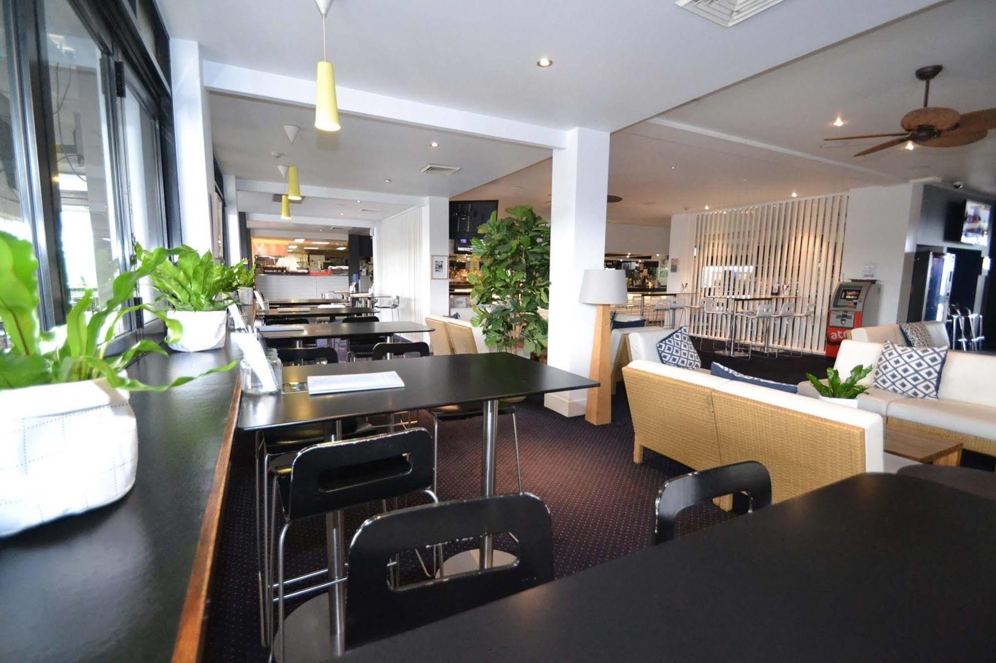 Crossroads Hotel Liverpool Buitenkant foto